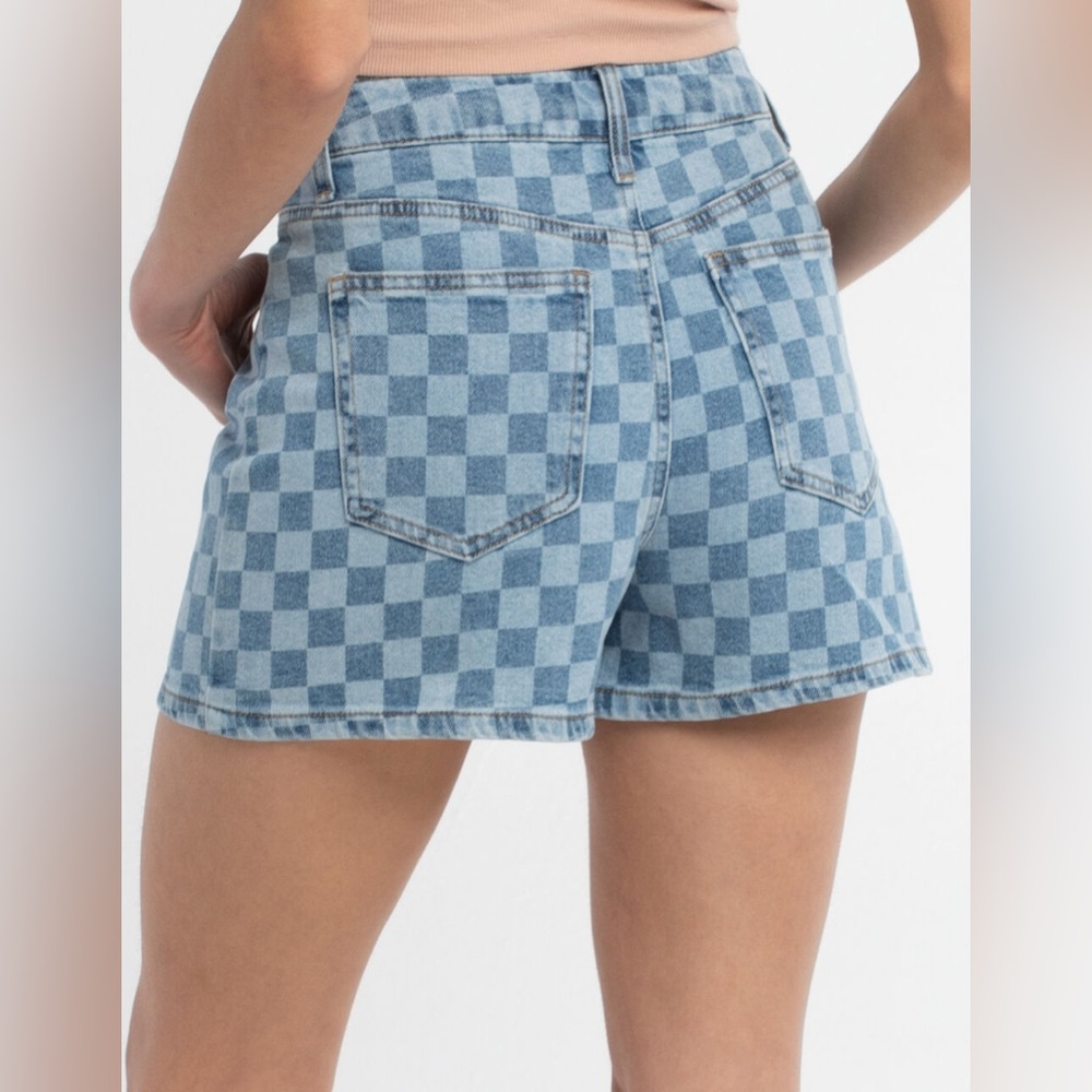 RSQ Checker Pleat Shorts Sz 25 🛹 super cute